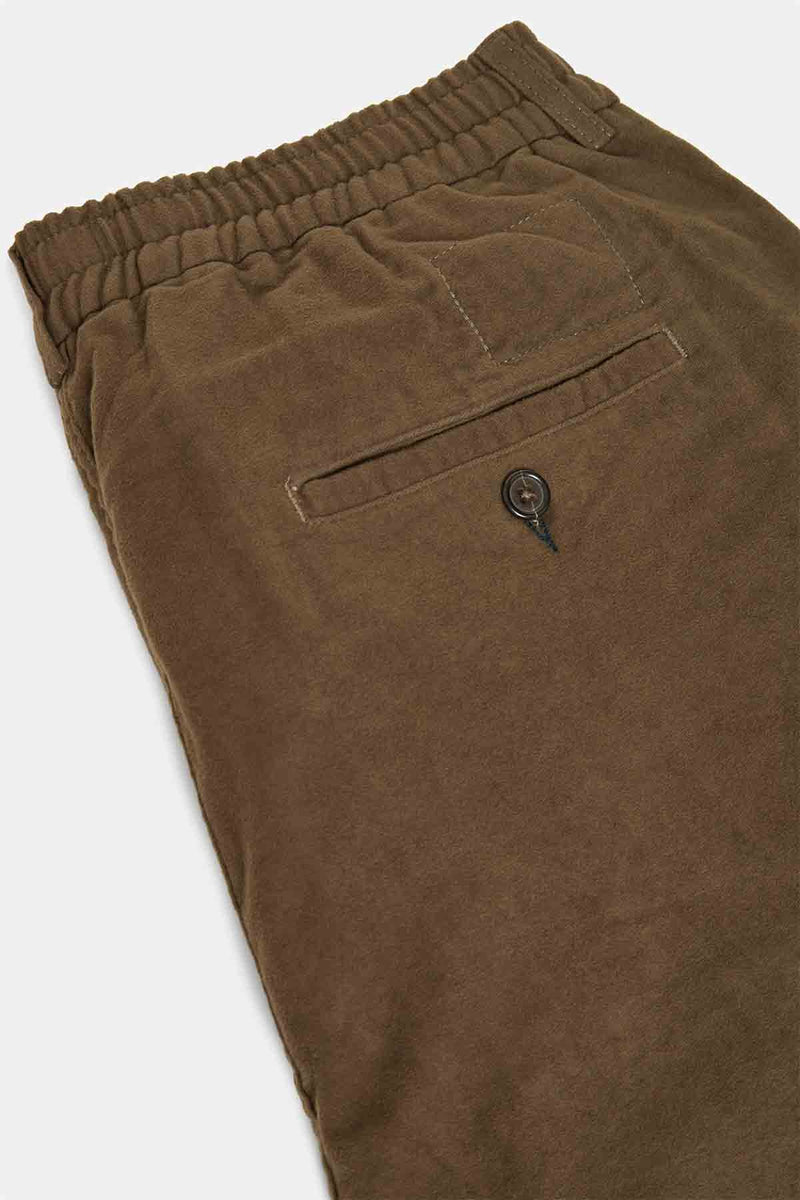 Pantalone sportivo con piega