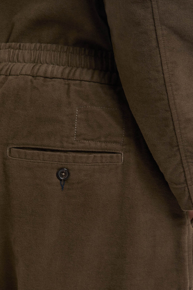 Pantalone sportivo con piega