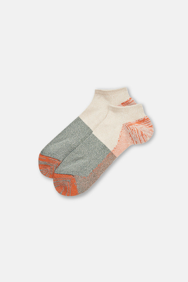 Three-color low-cut socks