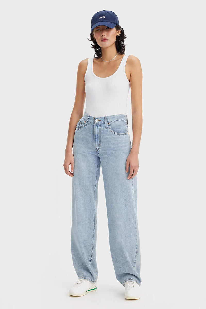 Baggy Dad Jeans Make A Difference