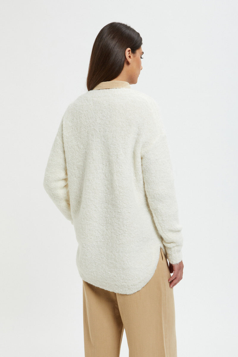 Long-sleeved V Neck pullover