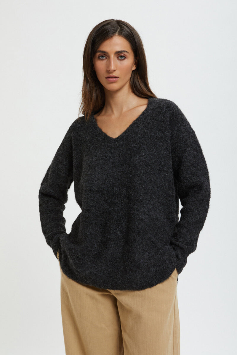 Long-sleeved V Neck pullover