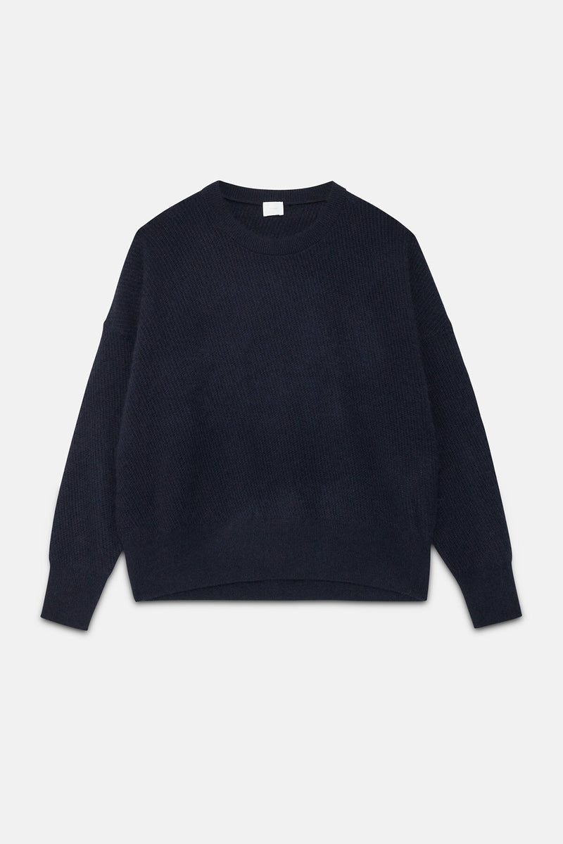 Long-sleeved crew-neck pullover