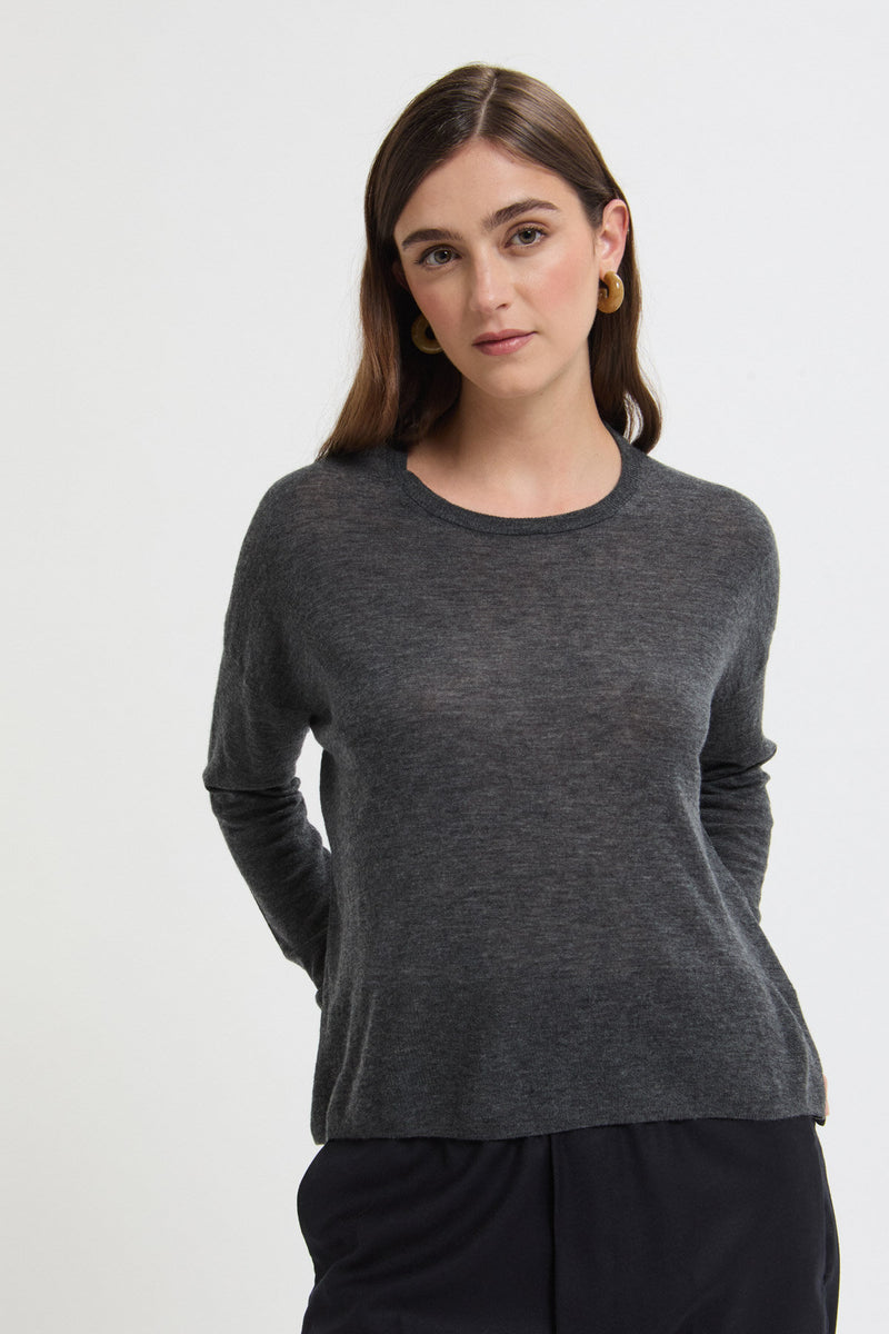 Round Longsleeve Pullover