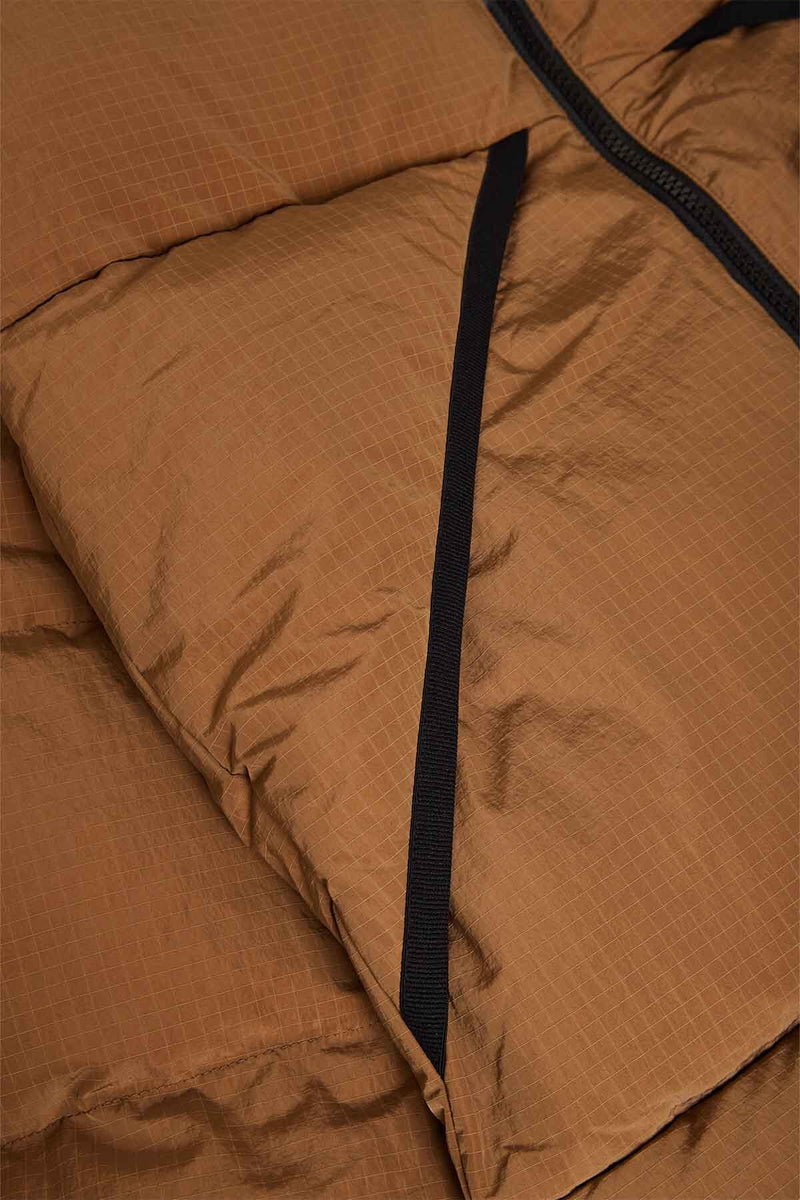 Giacca con cappuccio imbottita