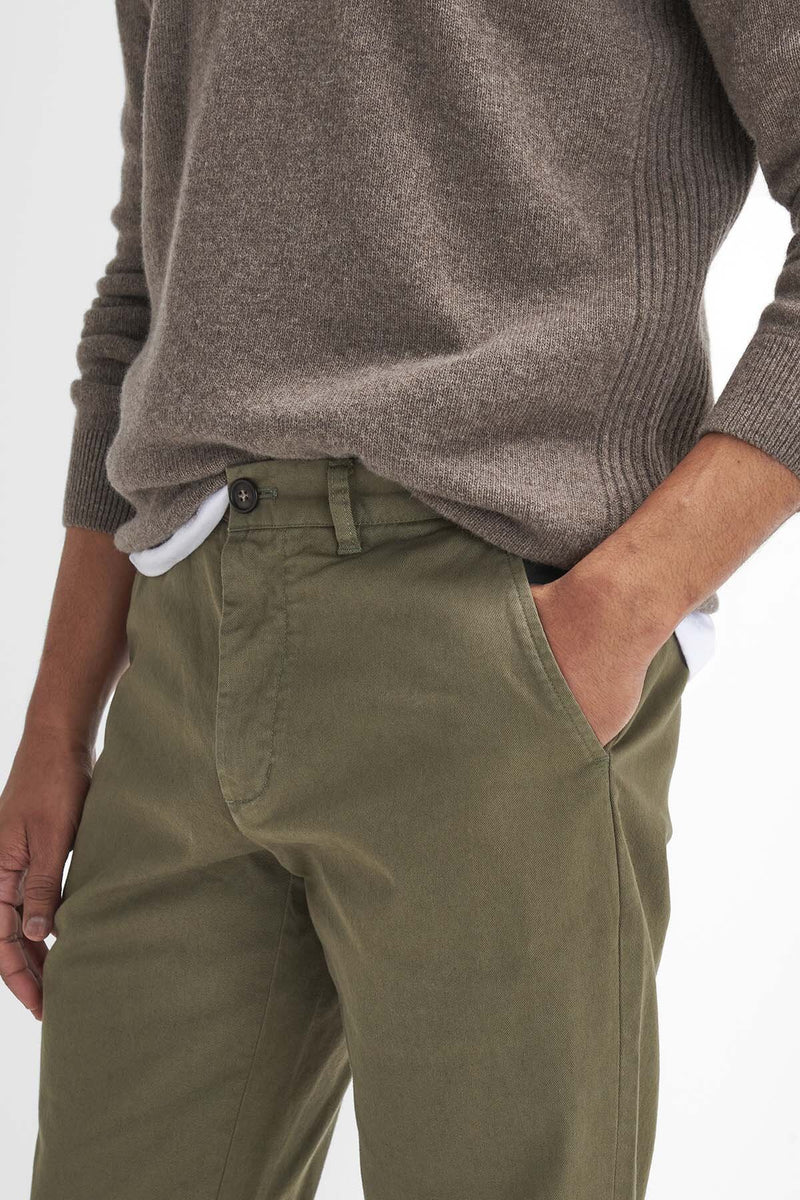 Pantaloni in tessuto stretch lavato dalla vestibilità leggermente aderente 