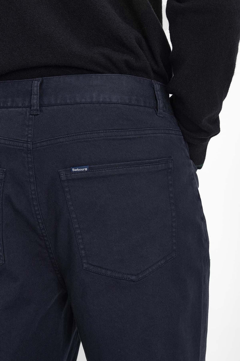 Pantaloni in tessuto stretch lavato dalla vestibilità regular 