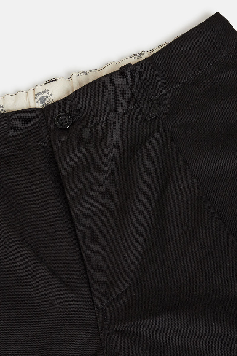 Pantaloni in twill a vestibilità affusolata con piega interna