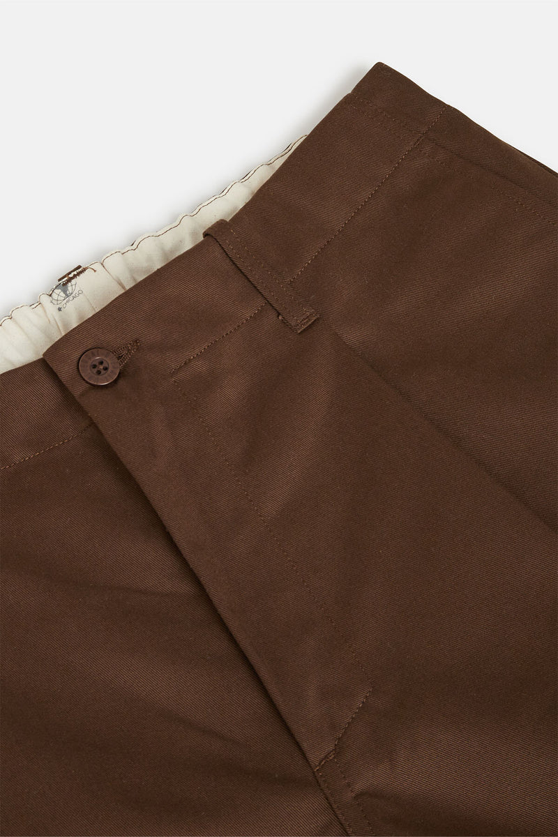 Pantaloni in twill a vestibilità affusolata con piega interna