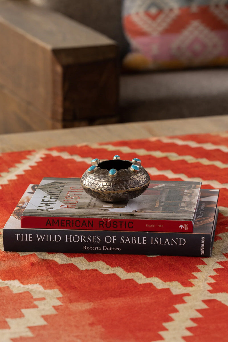 Contenitore stamoato a festoni