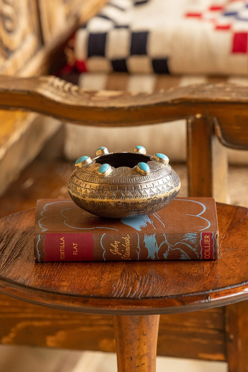 Contenitore stamoato a festoni