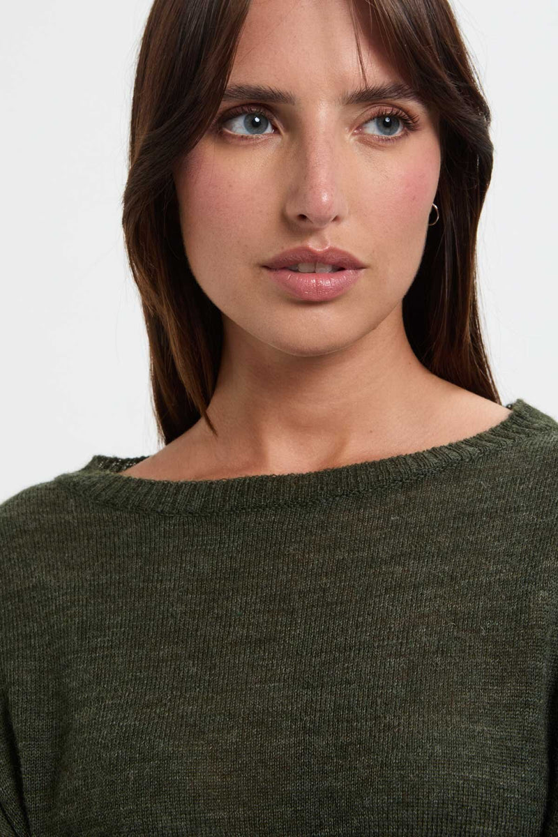 Maglione con collo a barchetta