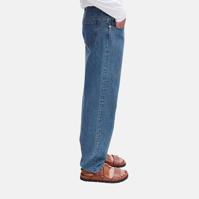 Relaxed low-rise cut jeans